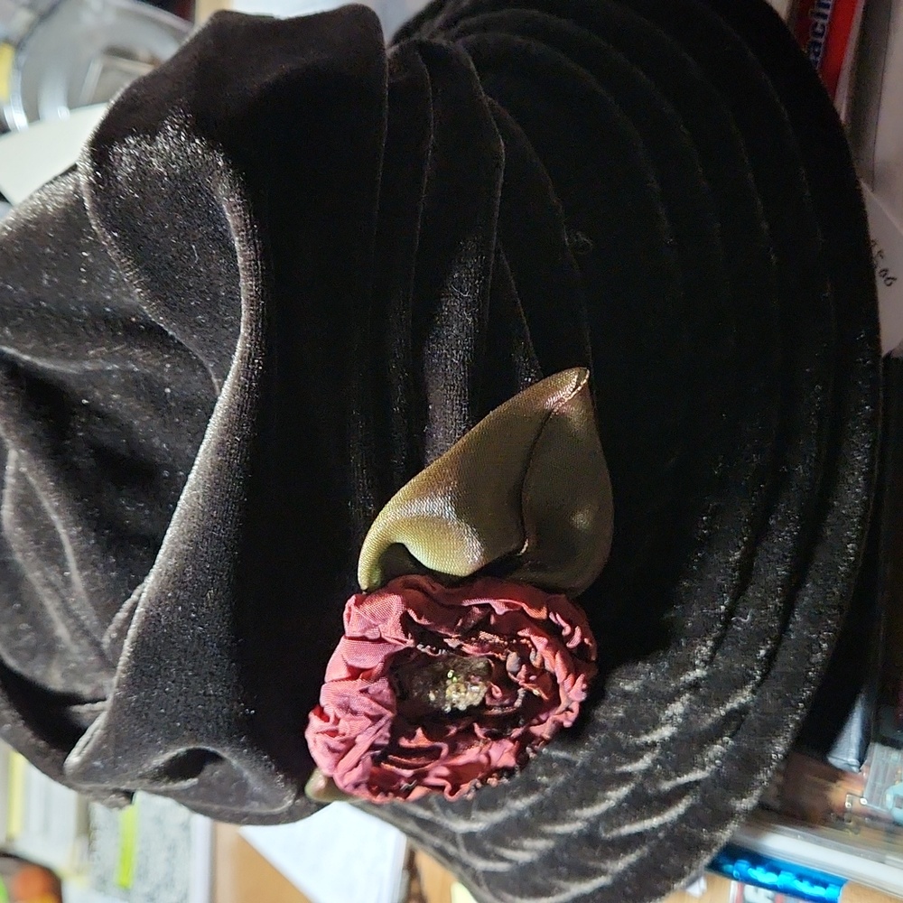 Vintage Toucan Collection Brown Velvet Hat